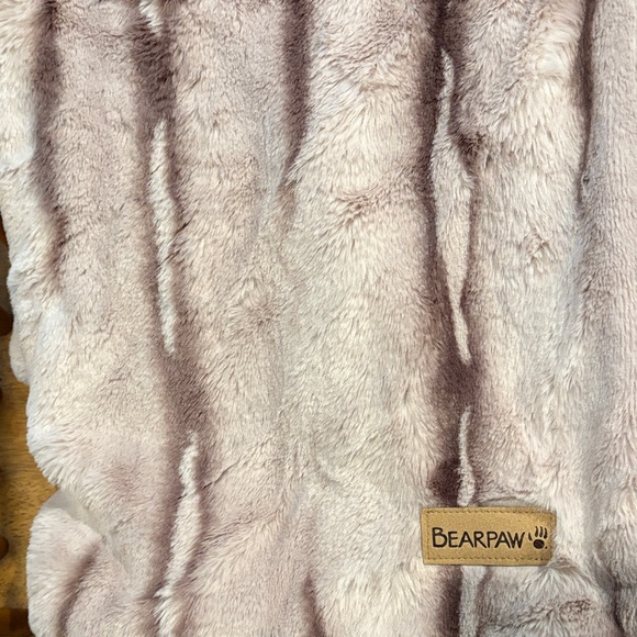 BearPaw Luxurious Faux Fur Throw - Cream and Brown - Picture 1 of 2